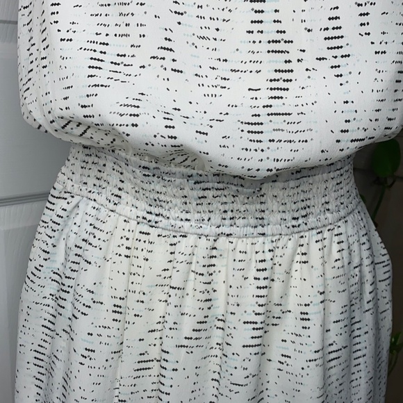 BCBGeneration Black/White/Seafoam Racer Back With Mesh Pocketed Dress Size M - Picture 6 of 10